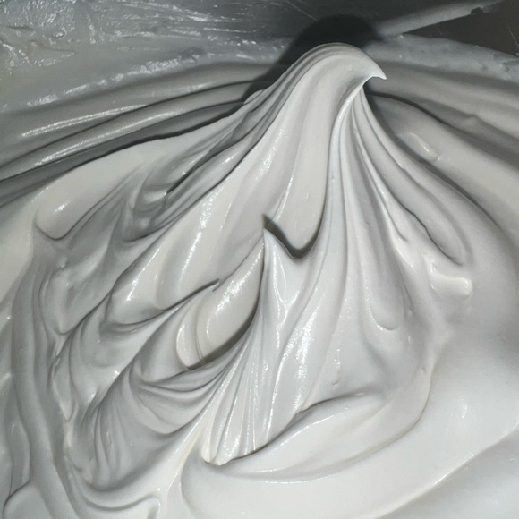 Whipped Vegan Body Butter Ivory Shea Butter - Picture 2 of 4